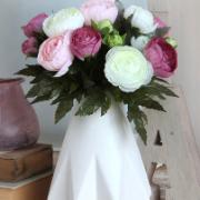 Romantisk ranunkelbukett - Konstväxt