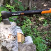 Fiskars® klyvyxa X17